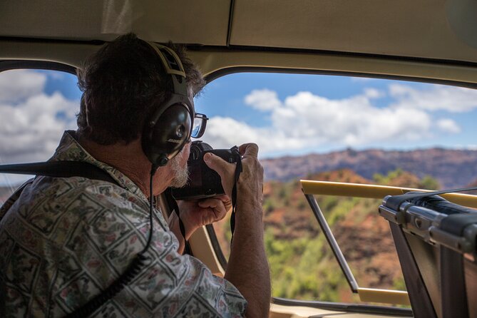 Kauai Deluxe Waterfall Safari: Helicopter Tour - Weather and the risk of a changed plan