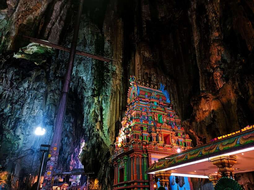 Kuala Lumpur: Batu Caves, Ramayana Caves & Kanching Falls - Three very different stops outside Kuala Lumpur