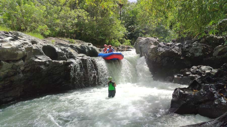 Lombok: Waterfall Benang Kelambu & River Rafting Trip - Key points at a glance