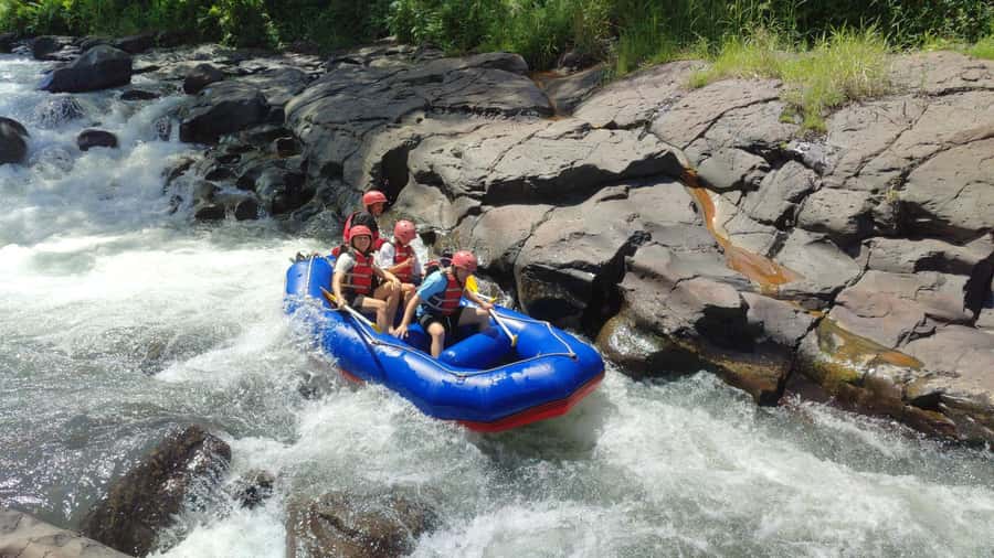 Lombok: Waterfall Benang Kelambu & River Rafting Trip - Walking to Benang Stokel and Benang Kelambu