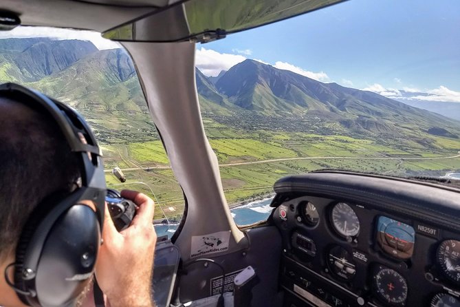 Maui Circle Island-PRIVATE-Air Tour for 2-5: Waterfalls & Lava! - Hana, Red Sand Beach, and the Road to Hana