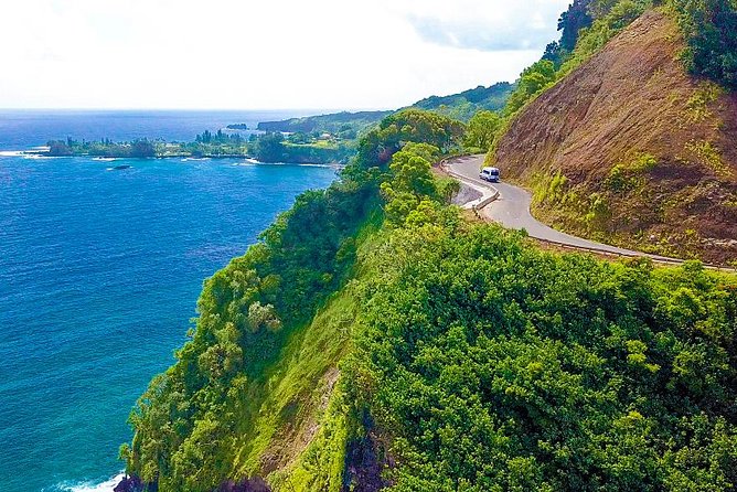 Maui: Famous Road to Hana Waterfalls and Lunch by Mercedes Van - Wailua Valley and the old agricultural Maui