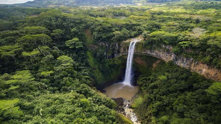 Mauritius: Chamarel 7 Colours & Waterfalls, South-West Tour - Curious Corner and the final viewpoints