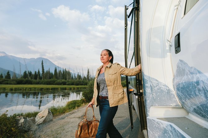 Mountain Lakes and Waterfalls - roundtrip from Banff - A full Rockies day without the parking headache