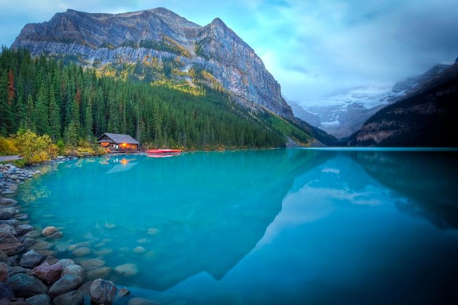 Mountain Lakes and Waterfalls - roundtrip from Banff - Moraine Lake and the Valley of the Ten Peaks