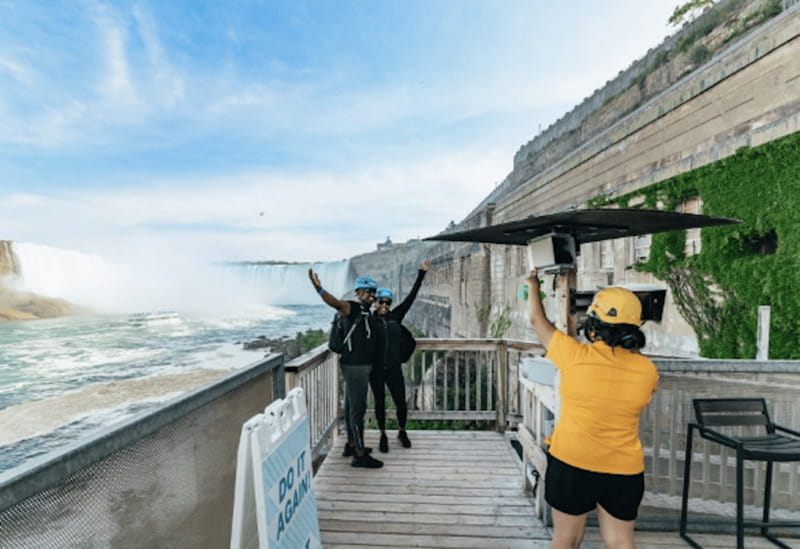 Niagara Falls, Canada: Early Bird Zip Line to The Falls - Starting at Clifton Hill and getting organized