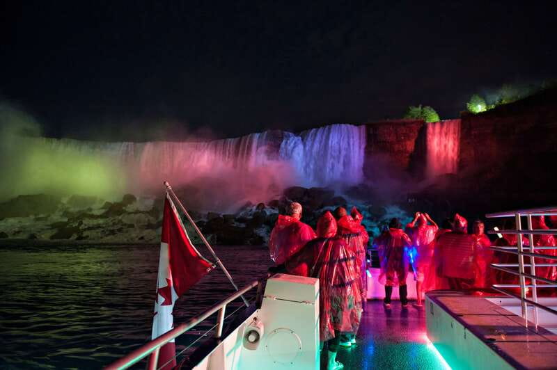 Niagara Falls, Canada: Evening Fireworks Cruise - Reaching the Boat at 5920 Niagara Parkway