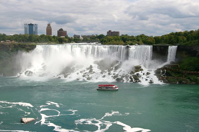 Niagara Falls Canada Tour: Helicopter, Boat, Behind Falls & Lunch - The driving tour fills in the spaces between attractions