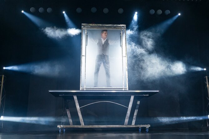 Niagara Falls, Canada: Wild Magic Show Ticket - Adding dinner before the performance