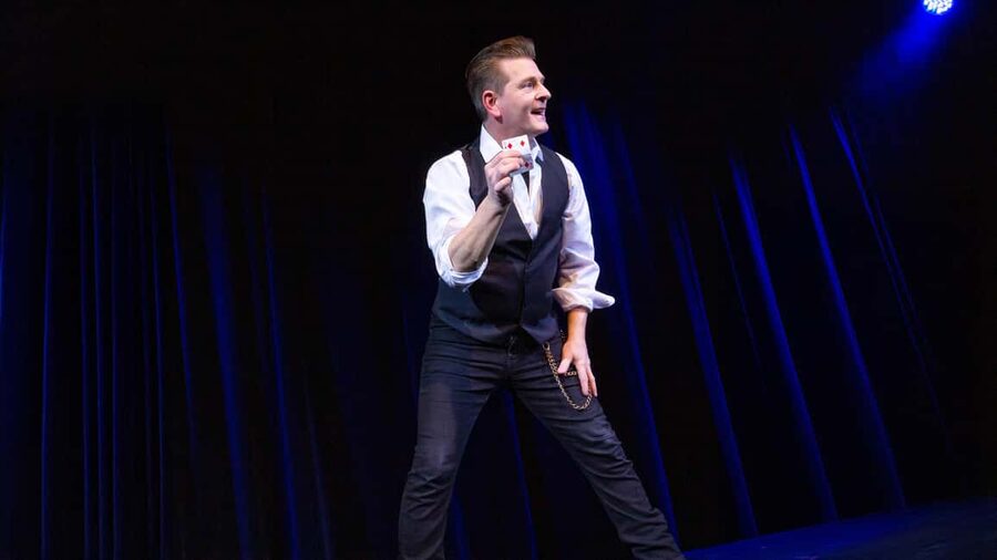 Niagara Falls, Canada: Wild Magic Show Ticket - Booking details that can save you trouble