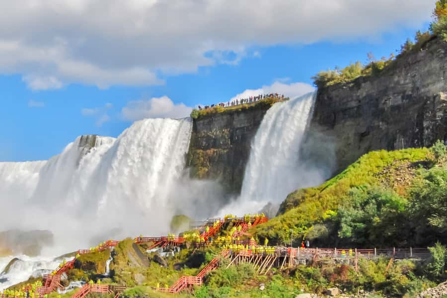 Niagara Falls: Canadian and American Deluxe Day Tour - Starting with the Maid of the Mist
