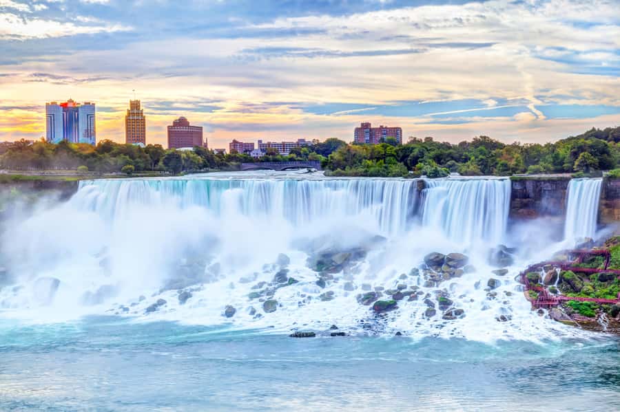 Niagara Falls: Canadian Side Day Trip with Maid of The Mist - Weather, footwear, and what to bring