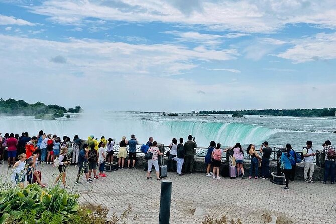Niagara Falls Day Tour Includes Boat Cruise, Winery Stop & Lunch - Wine tasting at Niagara College
