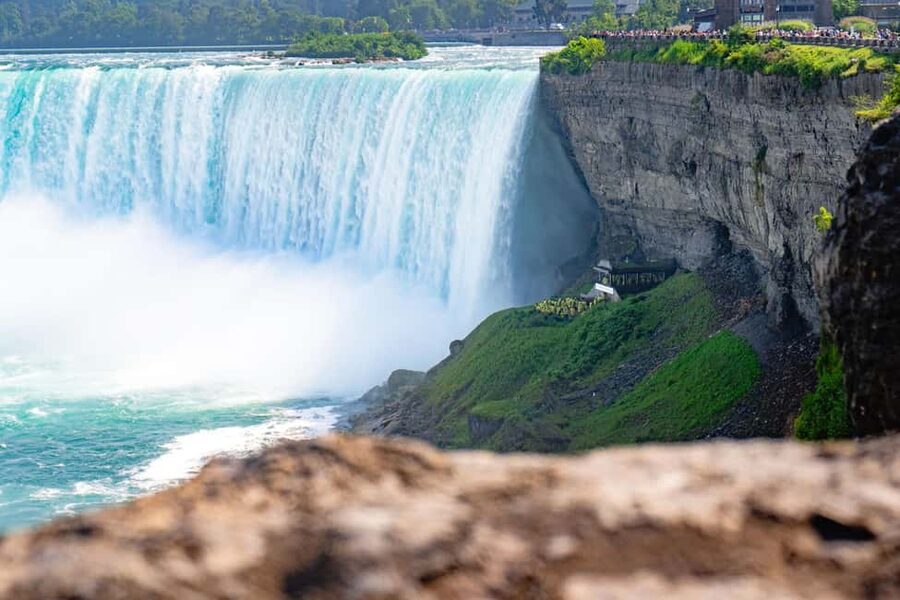 Niagara Falls: Early Access Boat & Journey Behind the Falls - The guided walk along Niagara’s viewpoints