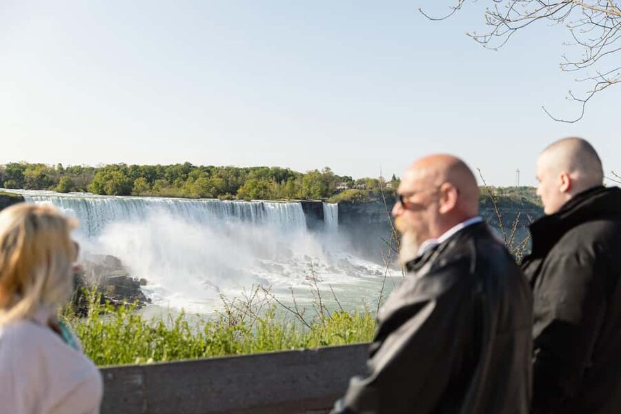 Niagara Falls: Early Access Boat & Journey Behind the Falls - Going behind the water at Table Rock
