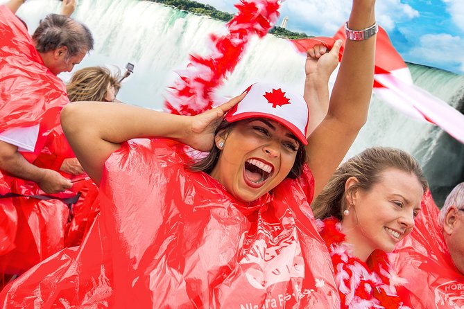 Niagara Falls from Toronto: Skip-the-Line Boat & Skylon Tower - Maple syrup, chocolate, and a quick local tasting
