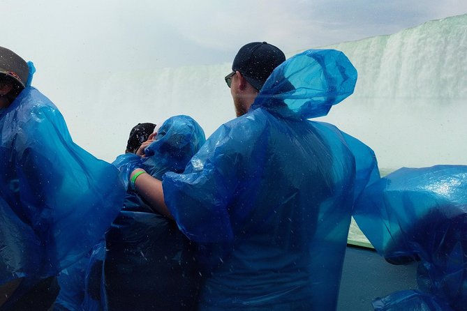 Niagara Falls in 1 Day: Tour of American and Canadian Sides - Crossing the border without trouble