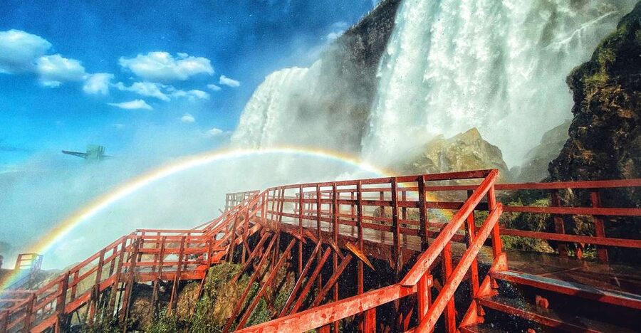 Niagara Falls: Maid of the Mist & Cave of the Winds Tour - Who should book this three-hour experience?