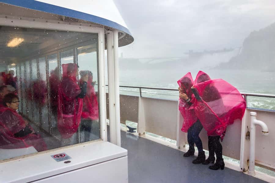 Niagara Falls: Maid of the Mist & Cave of the Winds Tour - What the small group adds