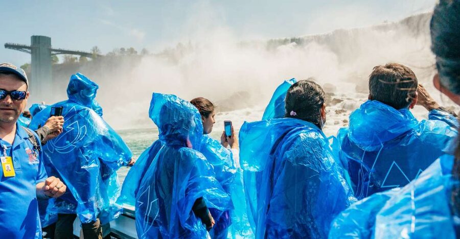 Niagara Falls, USA: American Tour & Maid of The Mist - Goat Island, Luna Island, and Terrapin Point fill in the views