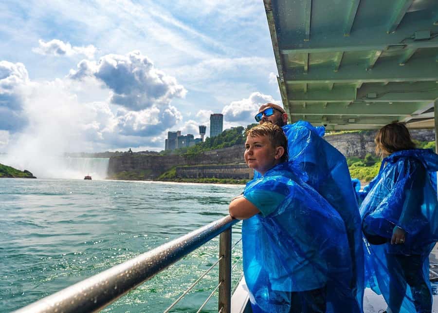 Niagara Falls USA: Cave of the Winds & Maid of the Mist Ride - Hotel pickup in a Mercedes van