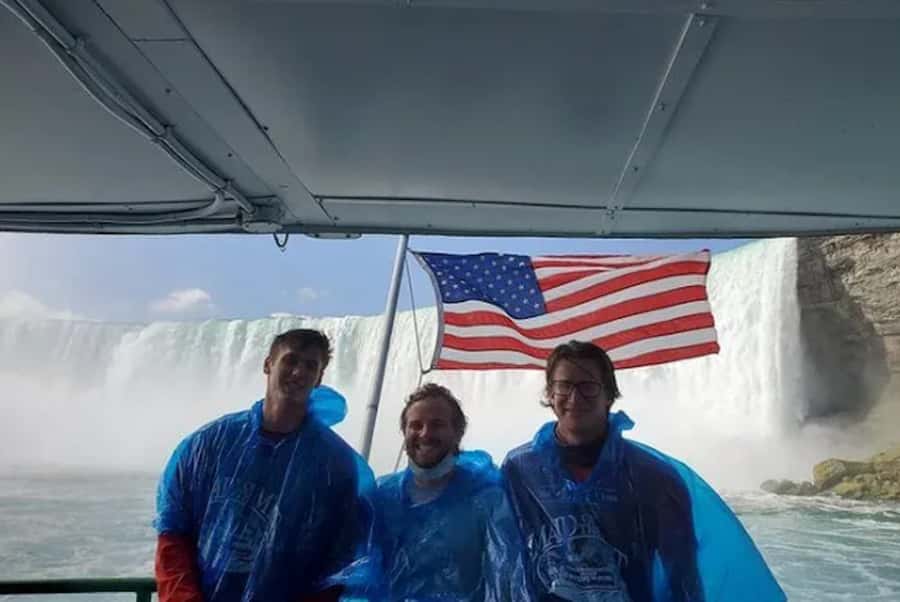 Niagara Falls, USA: Guided Tour with Maid of the Mist Cruise - Why the Maid of the Mist is the heart of the tour
