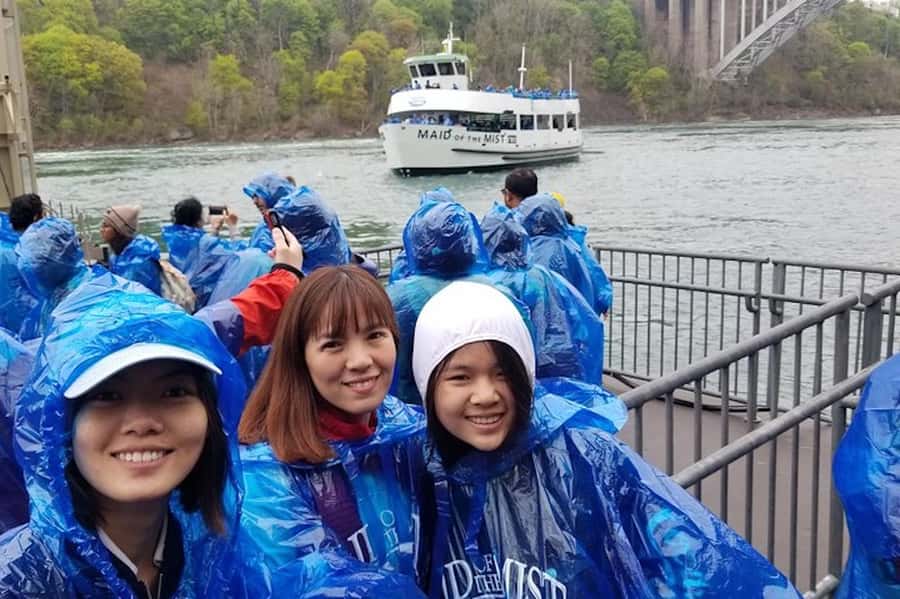Niagara Falls, USA: Guided Tour with Maid of the Mist Cruise - The Observation Deck and three-fall view