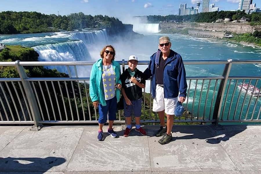 Niagara Falls, USA: Guided Tour with Maid of the Mist Cruise - What the guide adds for your two hours