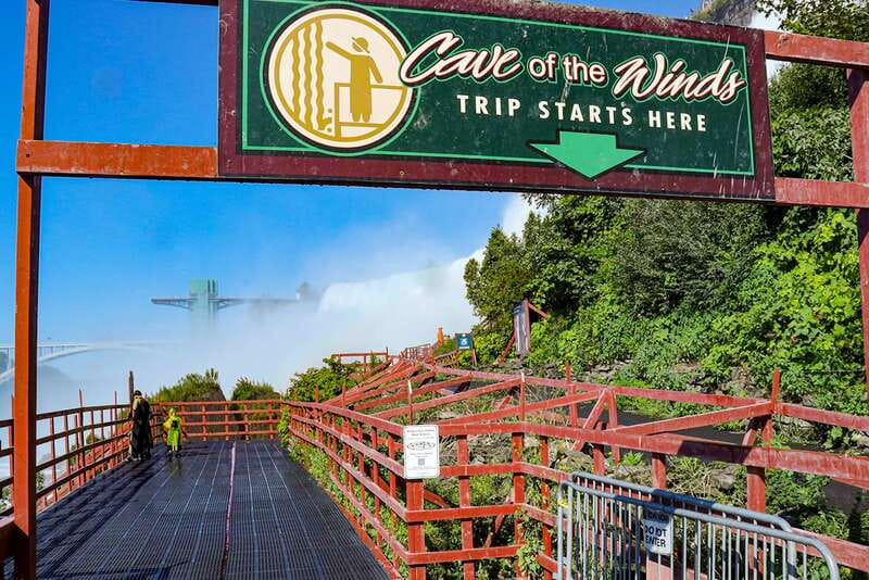 Niagara Falls, USA: Maid of Mist & Cave of Winds Combo Tour - English, Spanish, timing, and cancellation details