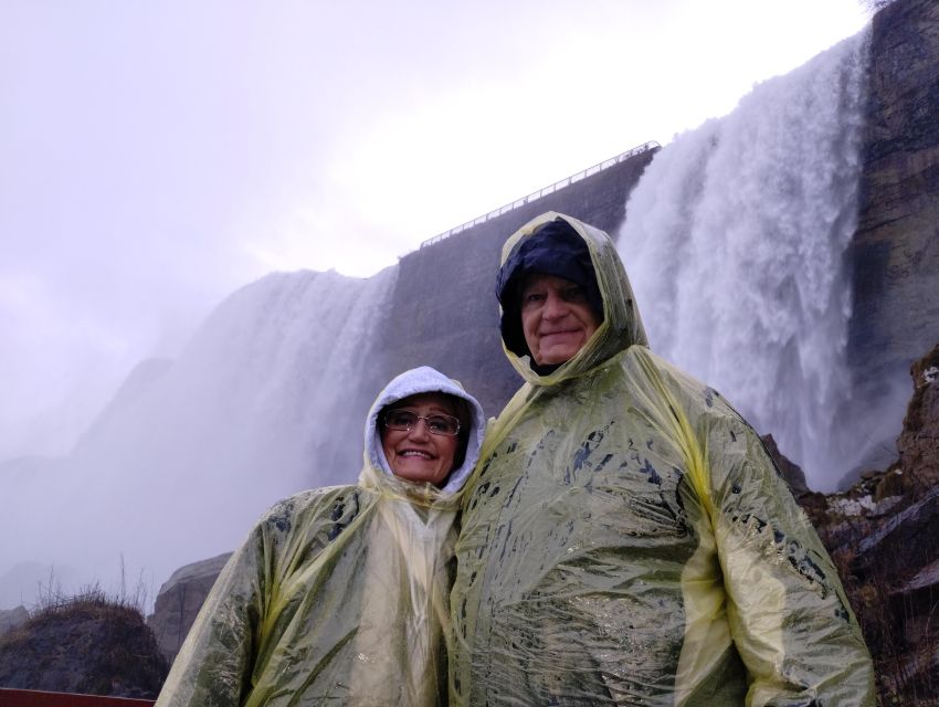 Niagra Falls, USA Side: Boat, Cave and Shuttle pass Tour - What the guides add to the day