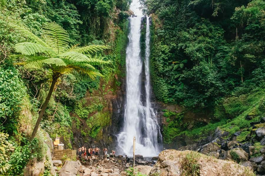 North Bali: Sunrise Tour with Dolphins, Waterfalls & Temples - Why the sunrise at Lovina comes first