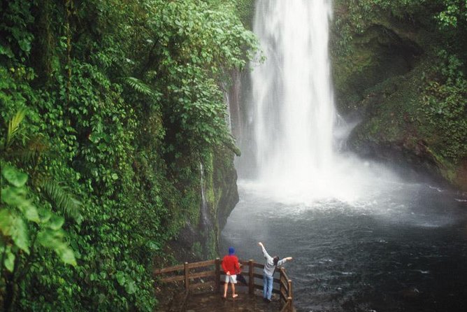 Poas Volcano + Coffee Plantations & La Paz Waterfall Gardens Trip from San Jose - Starting early at Doka Coffee Estate