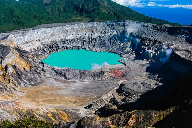 Poas Volcano + Coffee Plantations & La Paz Waterfall Gardens Trip from San Jose - How the weather changes the experience