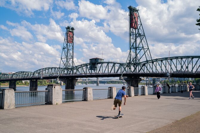 Portland Sightseeing Tour Including Columbia Gorge Waterfalls - Vista House and Crown Point
