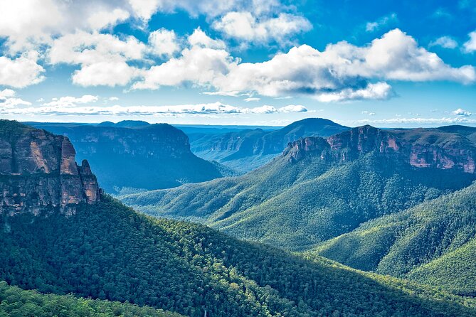 PRIVATE Blue Mountains Scenic World Wentworth Falls & Cruise Tour - Leura provides a gentler mountain-town interlude