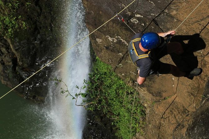 Rappel Maui Waterfalls and Rainforest Cliffs - A good choice for first-time rappellers