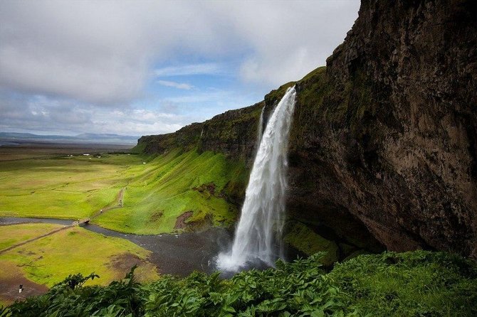 Reykjavik: South Coast, Waterfalls & Glacier Hike Small-Group - Lunch requires a little planning