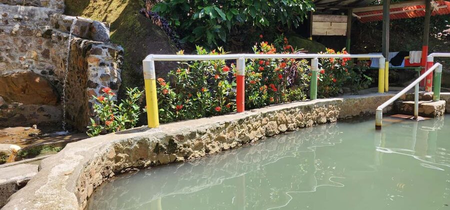 Roseau: Titou Gorge, Hot Spring, Falls & Champagne Reef Tour - Who should book this Dominica tour?