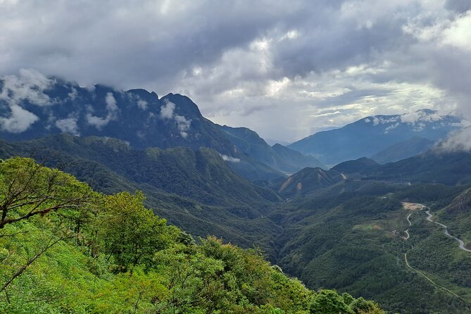 Sapa Love Silver Waterfall, Lonely Tree in Heaven Gate,San Sa Ho - San Sa Ho and the long walk through working fields