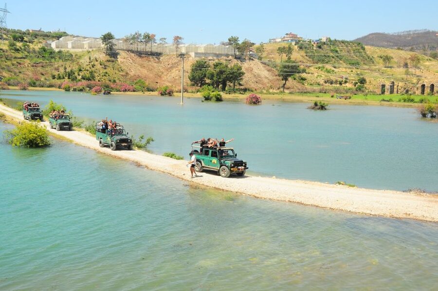 Side: Green Canyon and Waterfall Jeep Safari with Lunch - Roman aqueducts and a quick photo stop