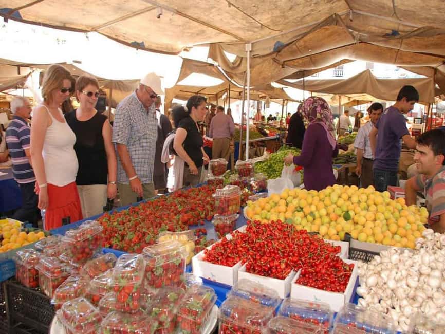 Side: Manavgat Boat, Bazaar, & Waterfall Day Trip with Lunch - The large Manavgat bazaar