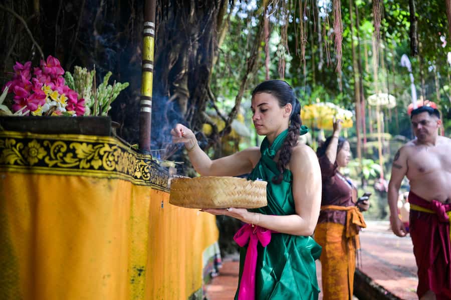 Taman Beji Griya Waterfall: Holy Bathing/Soul Retreat Ritual - What the Melukat ritual means at Taman Beji Griya