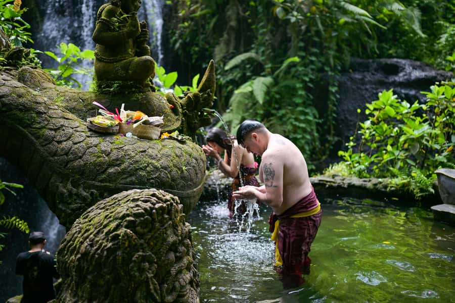 Taman Beji Griya Waterfall: Holy Bathing/Soul Retreat Ritual - Arriving, changing, and getting ready