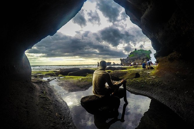 Tanah Lot Temple, Waterfall & Ubud Tour (Private & All-Inclusive) - Kanto Lampo Waterfall: black rock and a cool pause