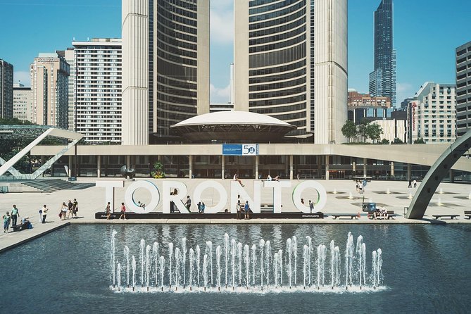 Toronto & Niagara Falls 2 Days Tour - Day one: the 1000 Islands and Toronto’s skyline