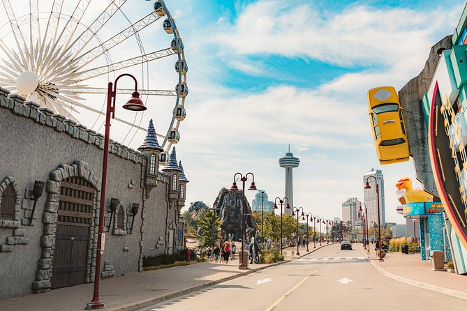 Toronto & Niagara Falls 2 Days Tour - Ripley’s Aquarium adds an indoor Toronto option