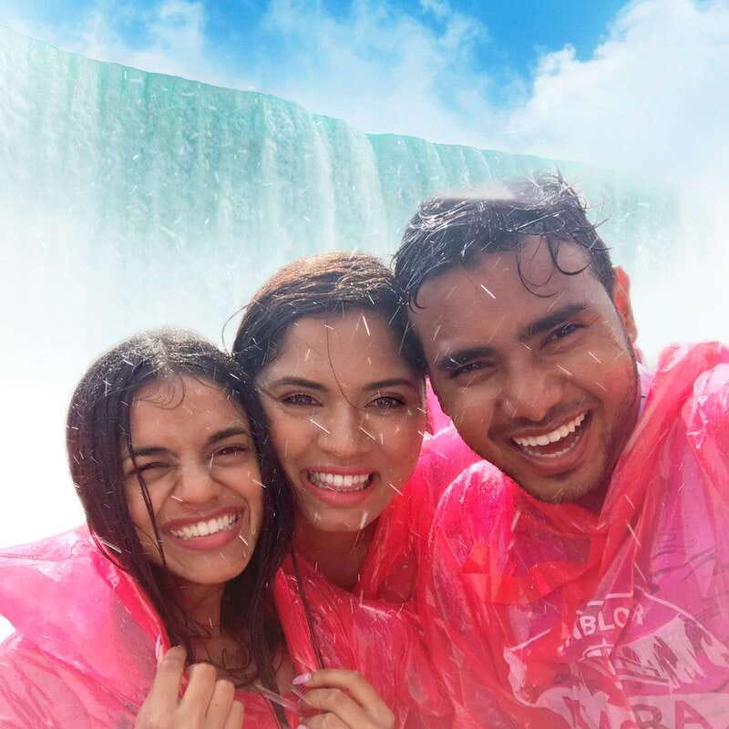 Toronto: Niagara Falls Bus Tour with Maple Tasting and NOTL - Lunch without wasting your Falls time
