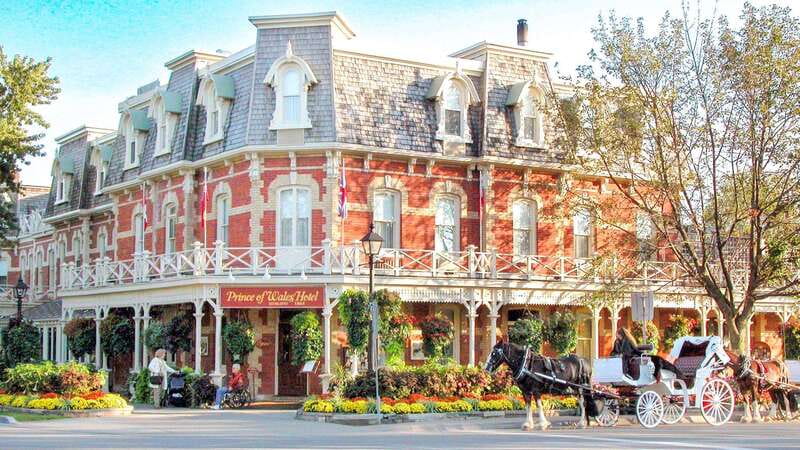 Toronto: Niagara Falls Day Tour with Optional Boat Cruise - Maple Leaf Place and the maple tasting