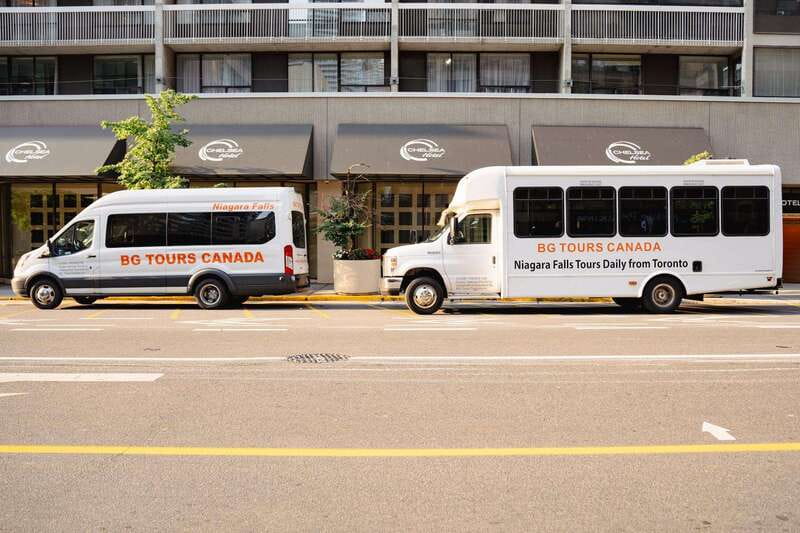 Toronto: Niagara Falls Day Tour with Optional Boat Cruise - Pickup from Toronto and the road to Niagara