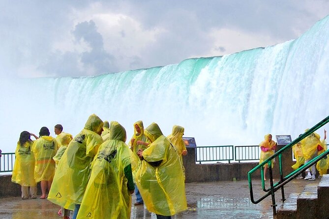 Toronto: Niagara Falls VIP Private Luxury SUV Tour - Maple syrup at Maple Leaf Place